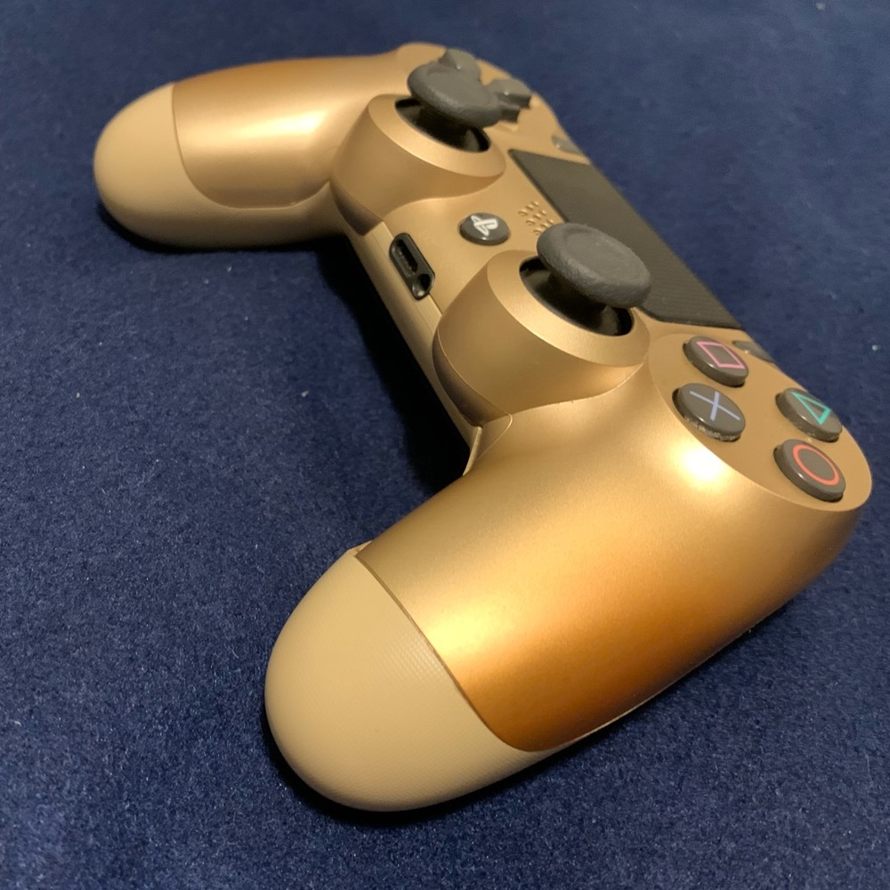 PS4 Controller - Picture 4 of 6